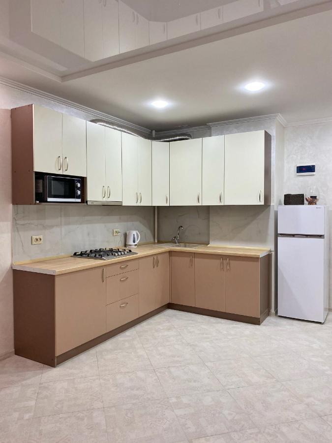 Apartment In Khmelnytsky Street Lviv Bagian luar foto