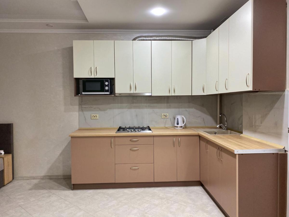 Apartment In Khmelnytsky Street Lviv Bagian luar foto