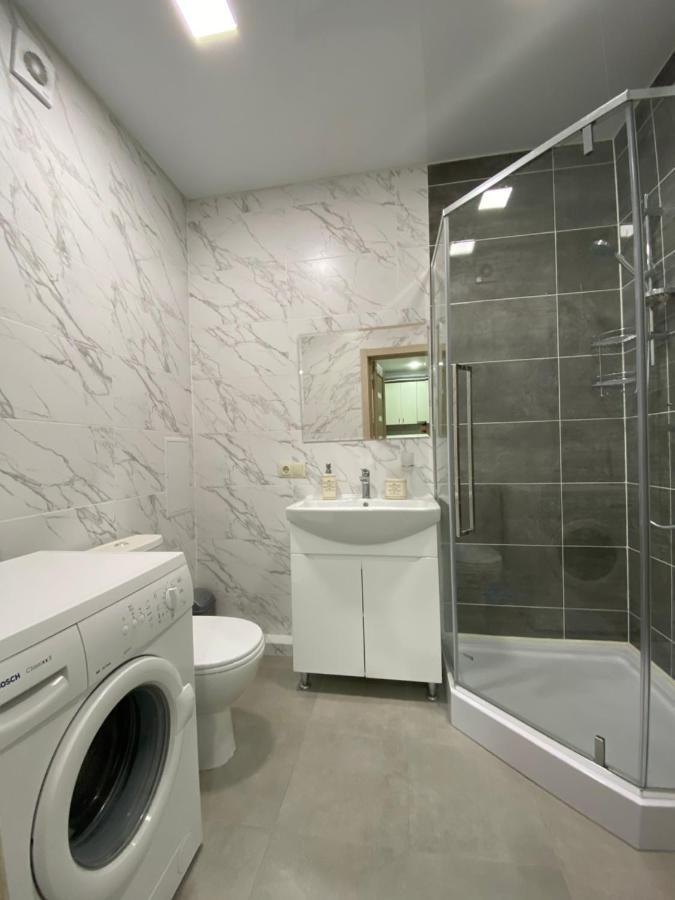 Apartment In Khmelnytsky Street Lviv Bagian luar foto