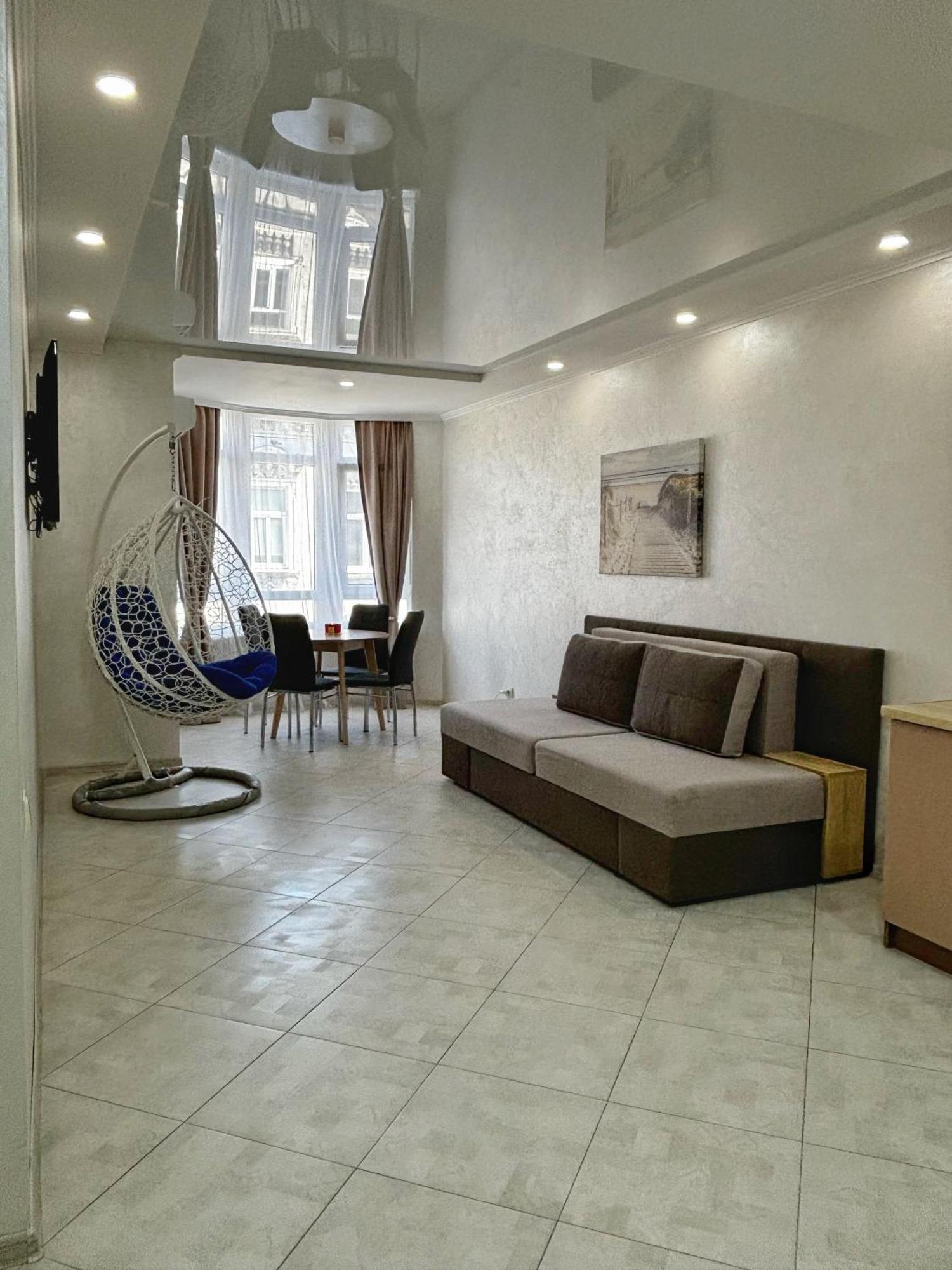 Apartment In Khmelnytsky Street Lviv Bagian luar foto