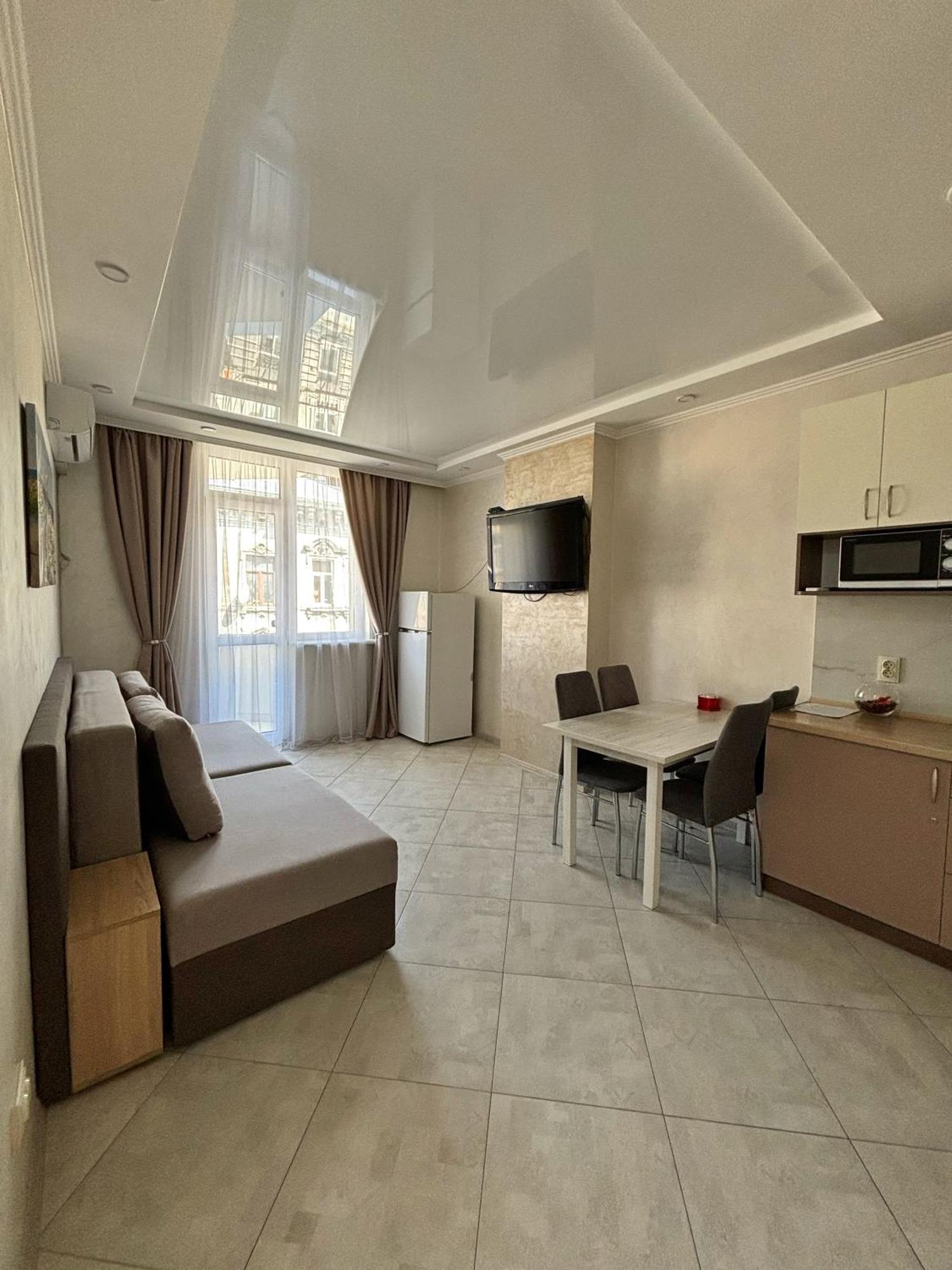 Apartment In Khmelnytsky Street Lviv Bagian luar foto